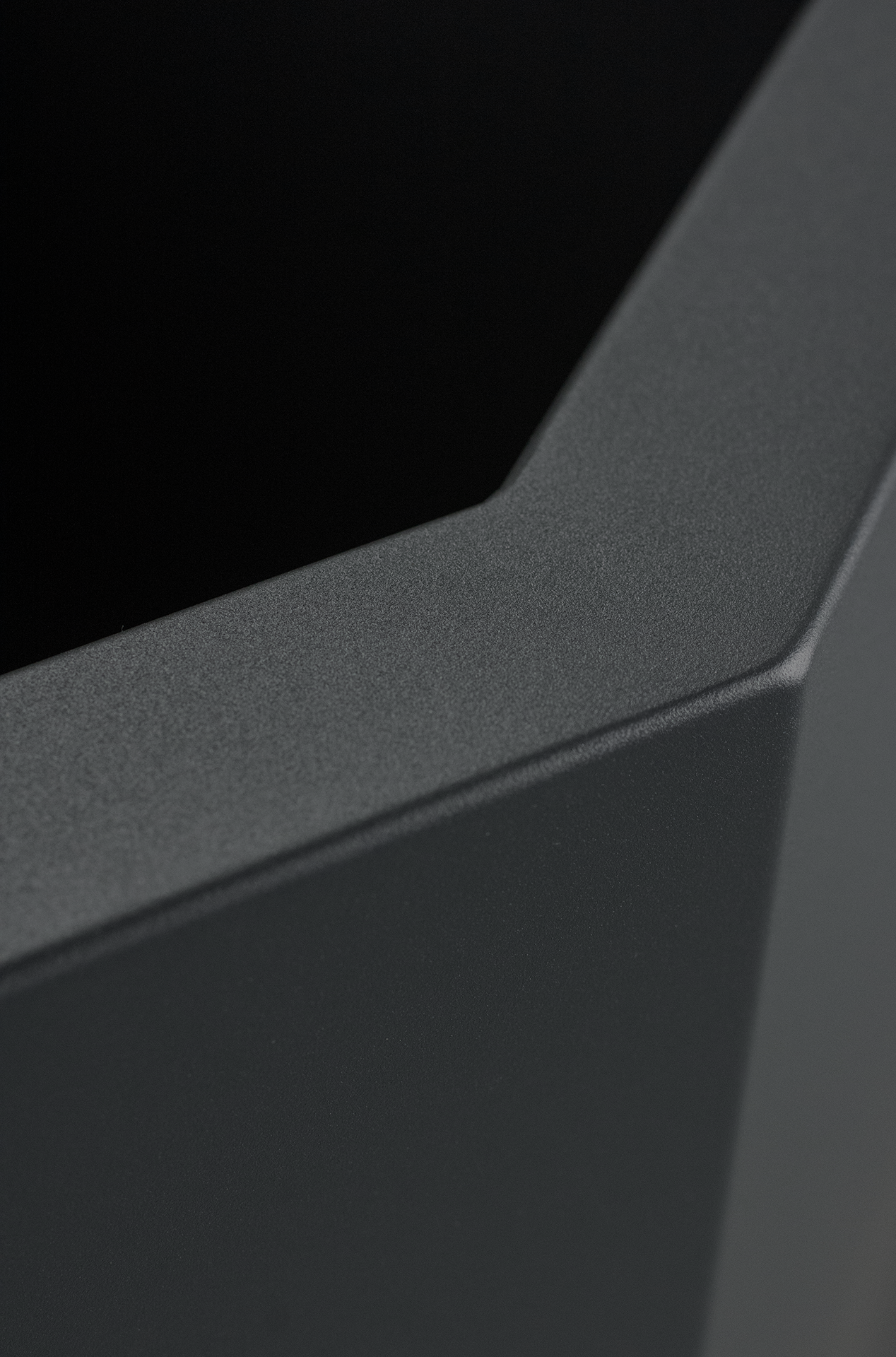 Pflanzkübel TENGE | 600 x 500 mm | ohne Pflanzeinsatz | ohne Dämmung | Schwarz