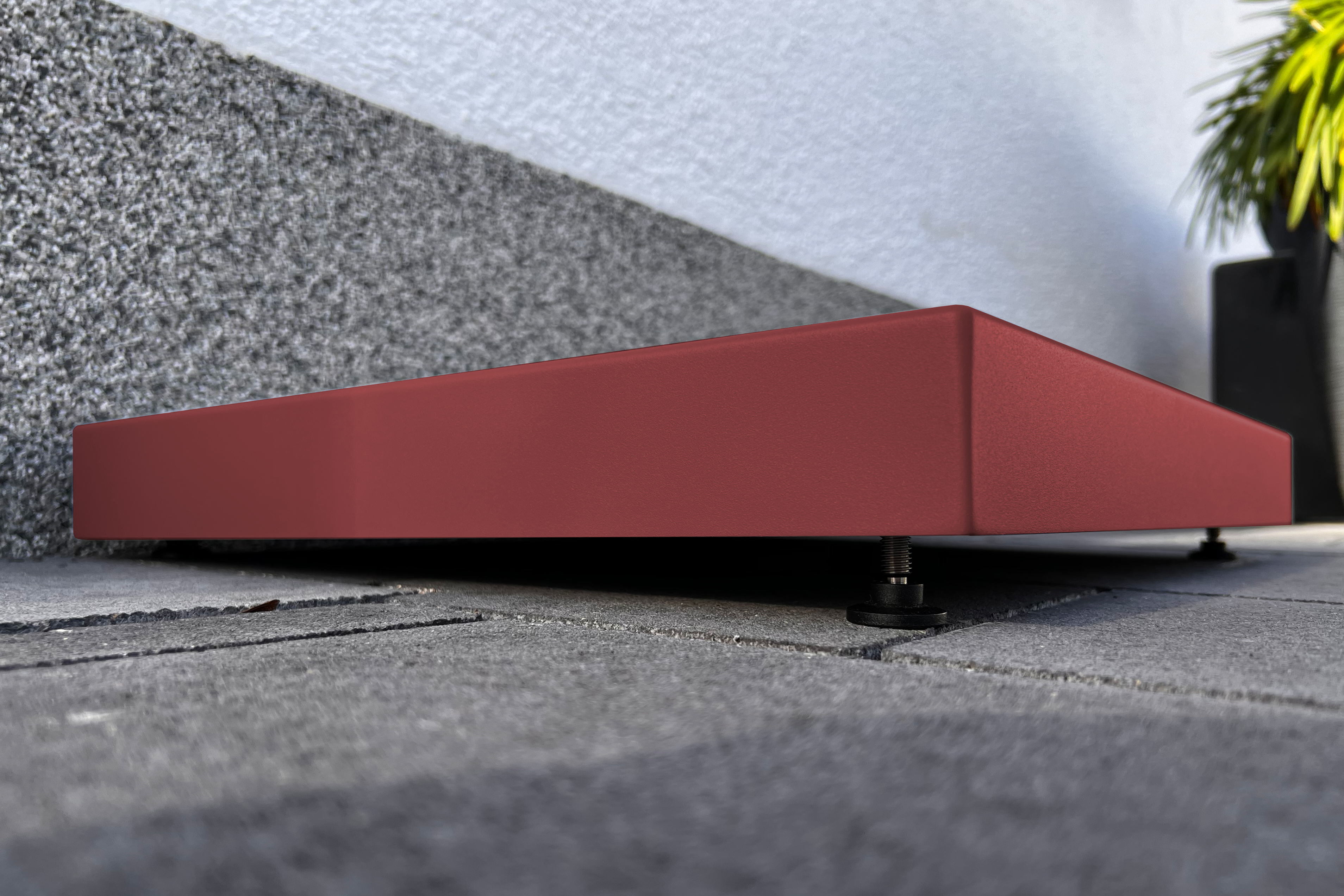 Montagesockel für Paketbox SEVEN | zum Aufschrauben | in Wunschfarbe